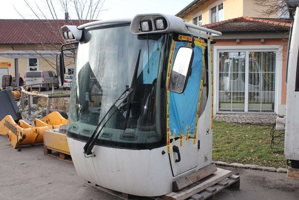 Liebherr L 556 - Кабіна в категорії Колісні навантажувачі: фото 3 Liebherr L 556 - Кабіна в категорії Колісні навантажувачі: фото 3