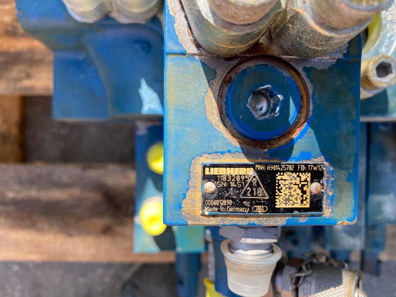 Liebherr L 566 - Гідравлічний клапан в категорії Будівельна техніка: фото 5 Liebherr L 566 - Гідравлічний клапан в категорії Будівельна техніка: фото 5