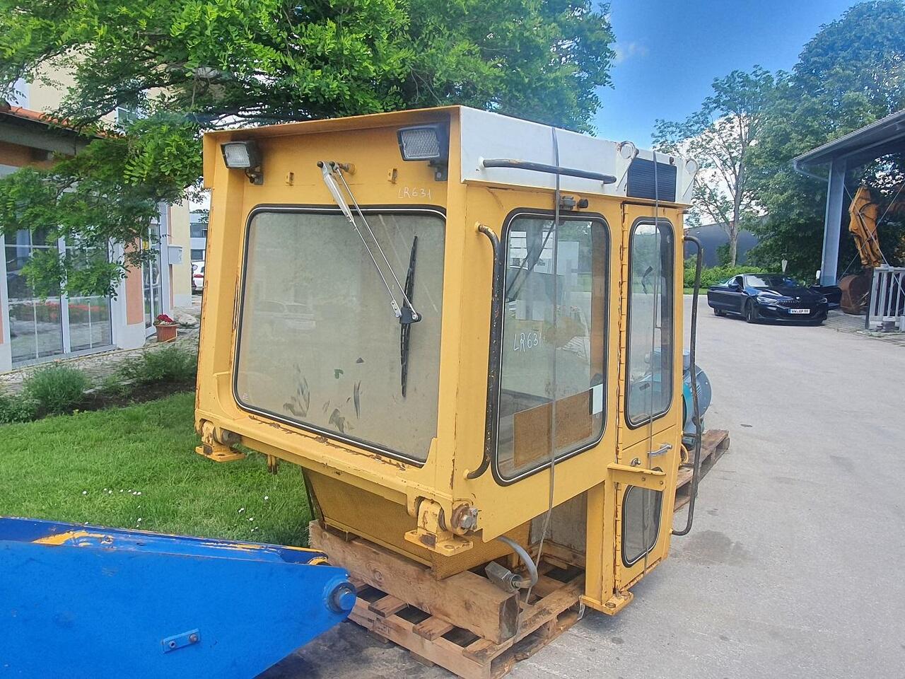 Liebherr LR 631 - Кабіна в категорії Гусеничні навантажувачі: фото 2 Liebherr LR 631 - Кабіна в категорії Гусеничні навантажувачі: фото 2
