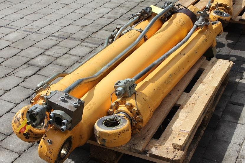 Liebherr R 914 - Гідроциліндр в категорії Будівельна техніка: фото 1 Liebherr R 914 - Гідроциліндр в категорії Будівельна техніка: фото 1