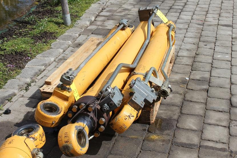 Liebherr R 914 - Гідроциліндр в категорії Будівельна техніка: фото 5 Liebherr R 914 - Гідроциліндр в категорії Будівельна техніка: фото 5