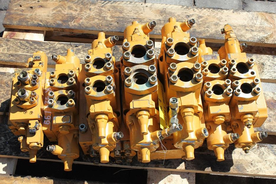 Liebherr R 924 HDSL - Гідравлічний клапан в категорії Будівельна техніка: фото 1 Liebherr R 924 HDSL - Гідравлічний клапан в категорії Будівельна техніка: фото 1