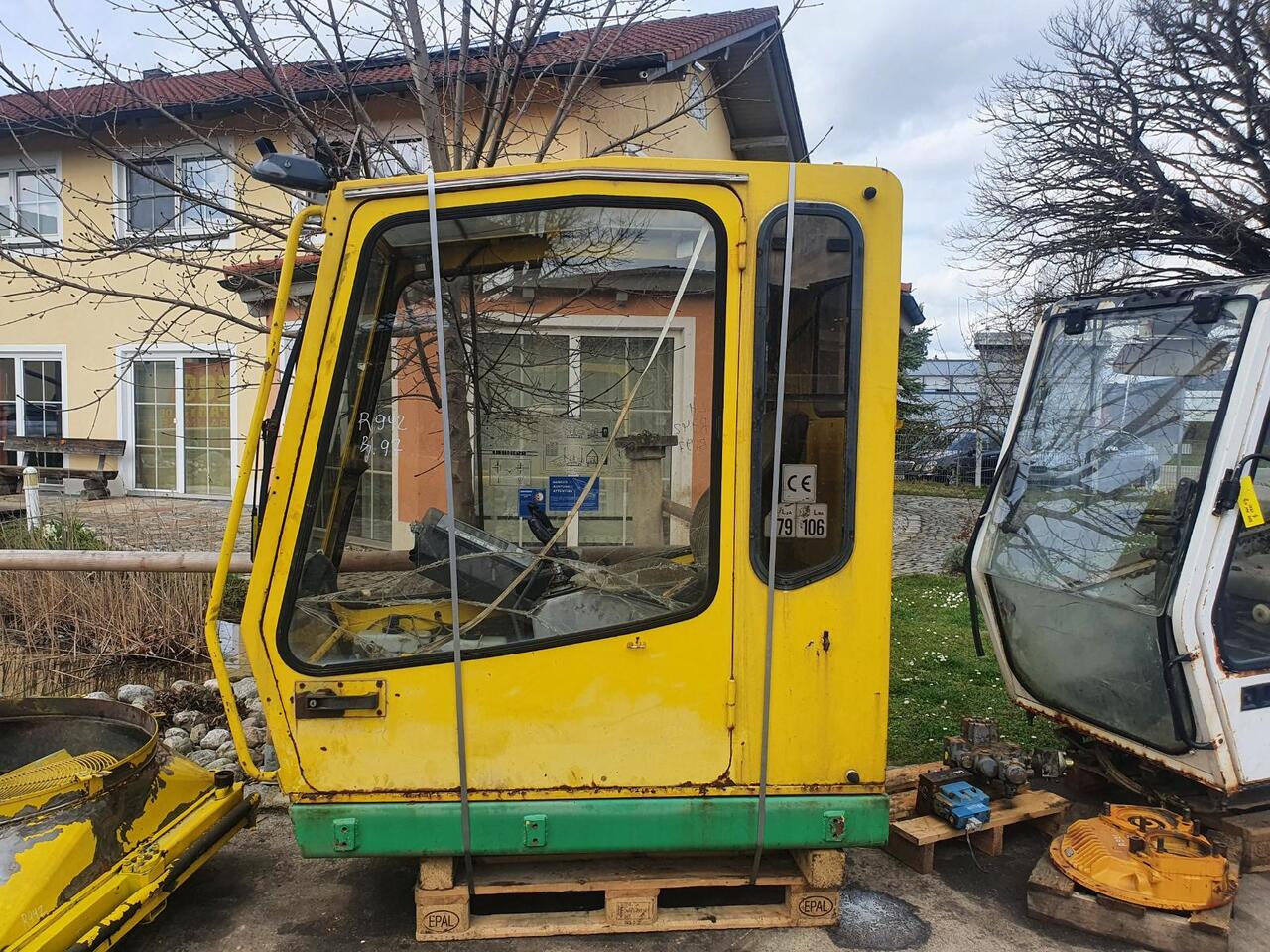 Liebherr R 942 - Кабіна в категорії Гусеничні екскаватори: фото 3 Liebherr R 942 - Кабіна в категорії Гусеничні екскаватори: фото 3