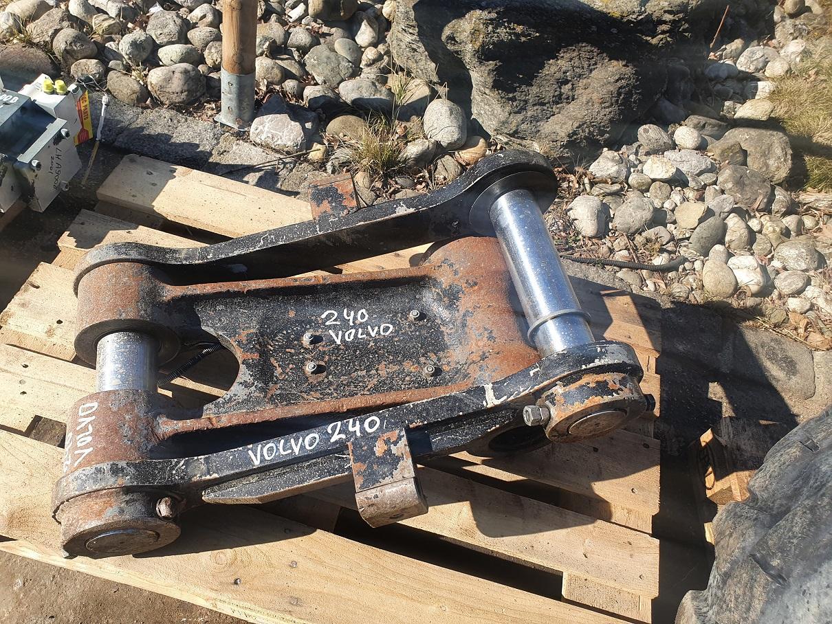 Volvo EC 240 - Зчіпний пристрій в категорії Будівельна техніка: фото 1 Volvo EC 240 - Зчіпний пристрій в категорії Будівельна техніка: фото 1