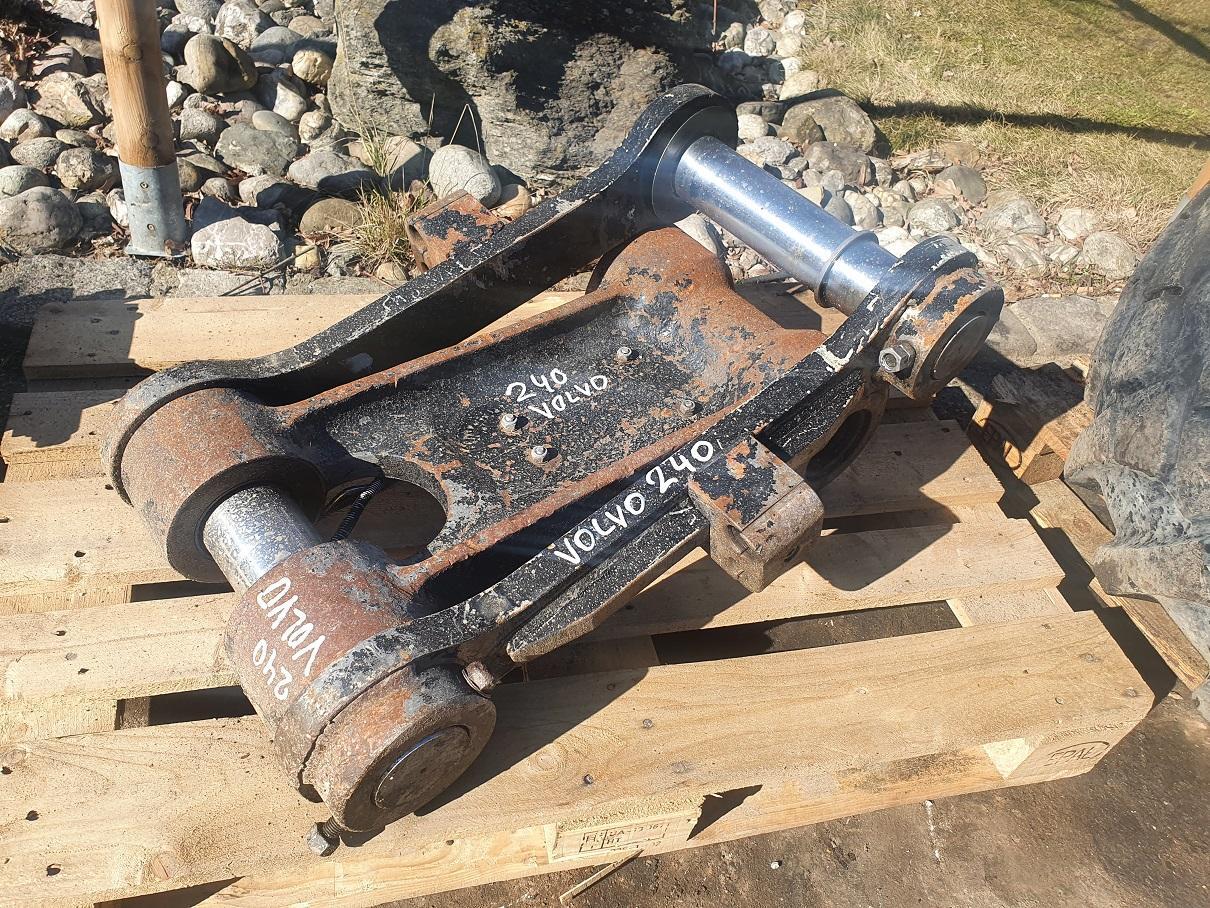 Volvo EC 240 - Зчіпний пристрій в категорії Будівельна техніка: фото 3 Volvo EC 240 - Зчіпний пристрій в категорії Будівельна техніка: фото 3