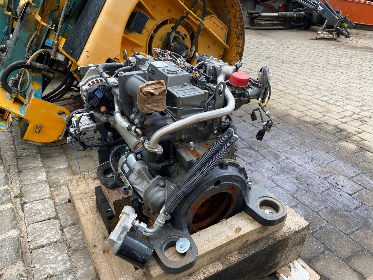 Yanmar Hitachi 4TNV 98C aus ZX 85 - Двигун в категорії Будівельна техніка: фото 4 Yanmar Hitachi 4TNV 98C aus ZX 85 - Двигун в категорії Будівельна техніка: фото 4