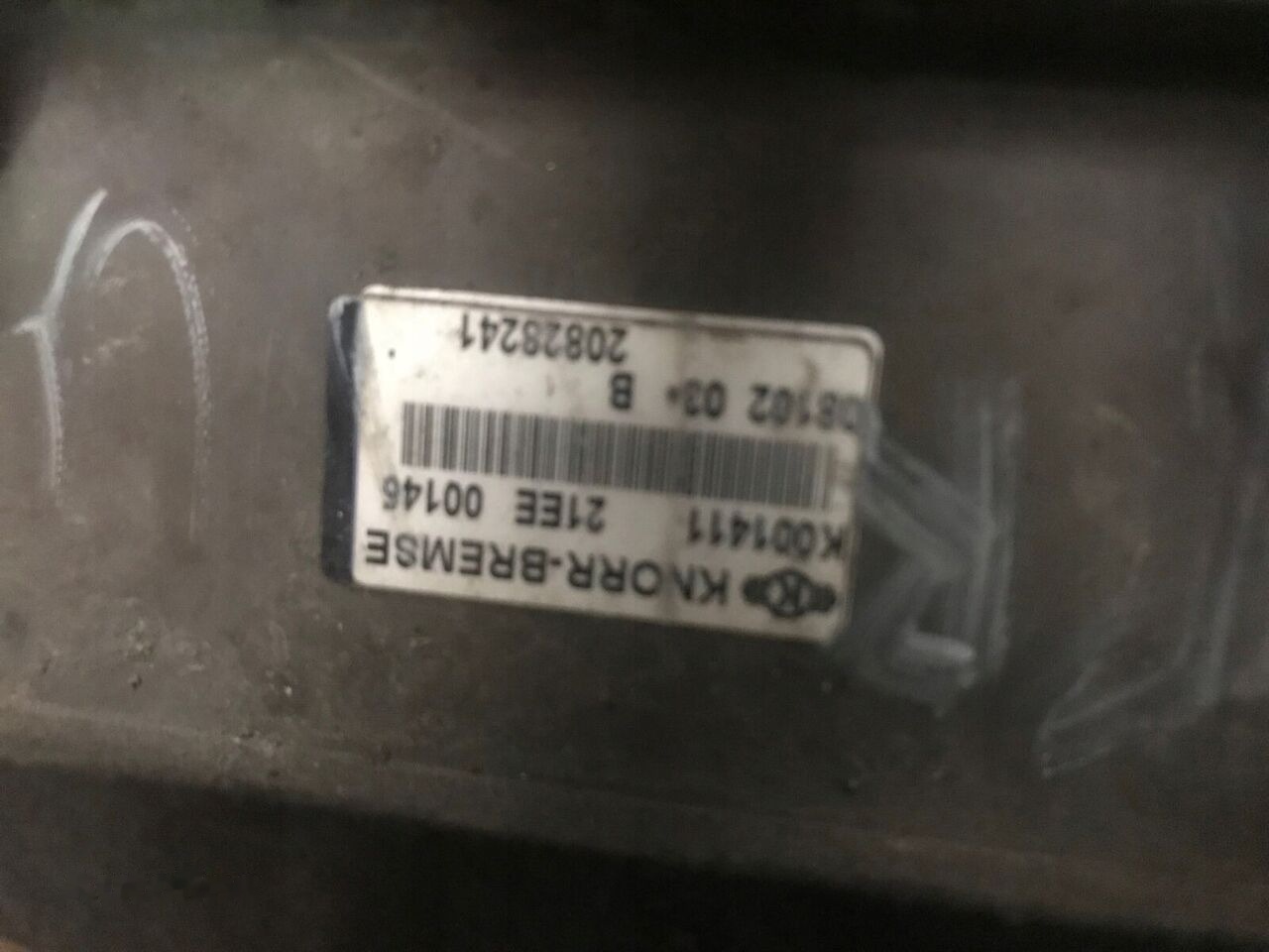 Knorr-Bremse K001411 Volvo FM FH Renault - Гальмівний клапан в категорії Вантажівки: фото 3 Knorr-Bremse K001411 Volvo FM FH Renault - Гальмівний клапан в категорії Вантажівки: фото 3