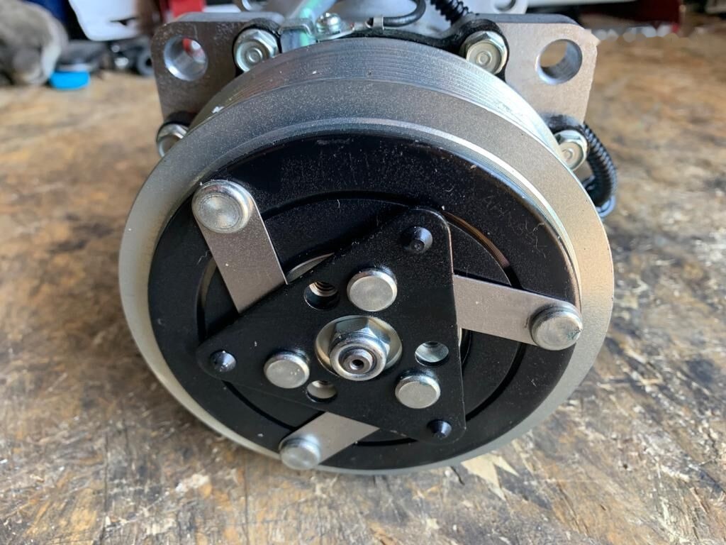 MAN Sanden SD7H15 51.77970-7028 MAN TGA TGM TGX TGL NEOPLAN BUS truck - Компресор кондиціонера в категорії Вантажівки: фото 2 MAN Sanden SD7H15 51.77970-7028 MAN TGA TGM TGX TGL NEOPLAN BUS truck - Компресор кондиціонера в категорії Вантажівки: фото 2