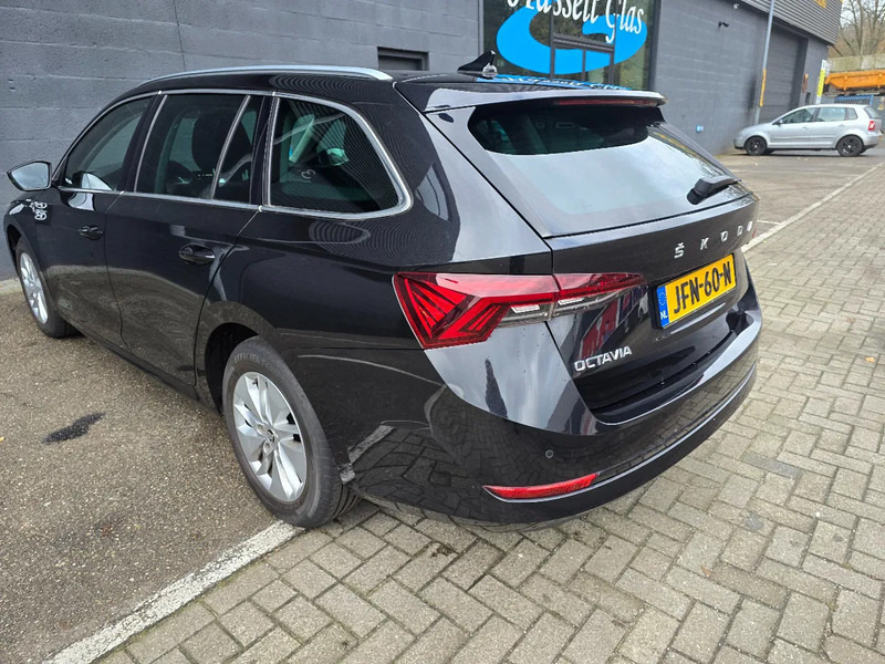 Škoda Octavia Combi 1.0 Benzine - Легковий автомобіль: фото 4 Škoda Octavia Combi 1.0 Benzine - Легковий автомобіль: фото 4