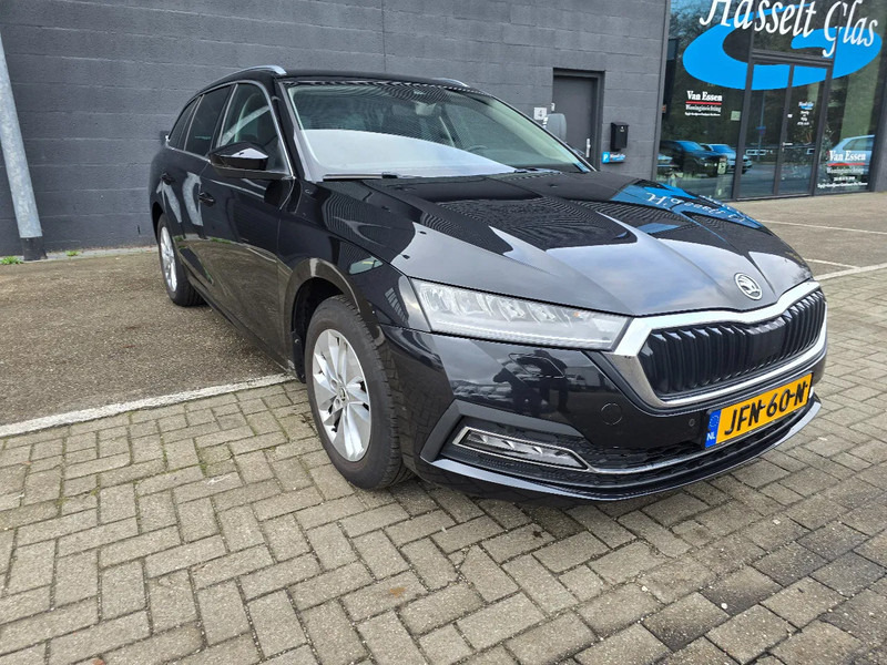 Škoda Octavia Combi 1.0 Benzine - Легковий автомобіль: фото 3 Škoda Octavia Combi 1.0 Benzine - Легковий автомобіль: фото 3