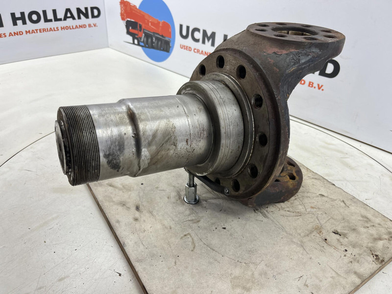 Gottwald Steering knuckle 12 holes axle 3 - Поворотний кулак в категорії Крани: фото 1 Gottwald Steering knuckle 12 holes axle 3 - Поворотний кулак в категорії Крани: фото 1
