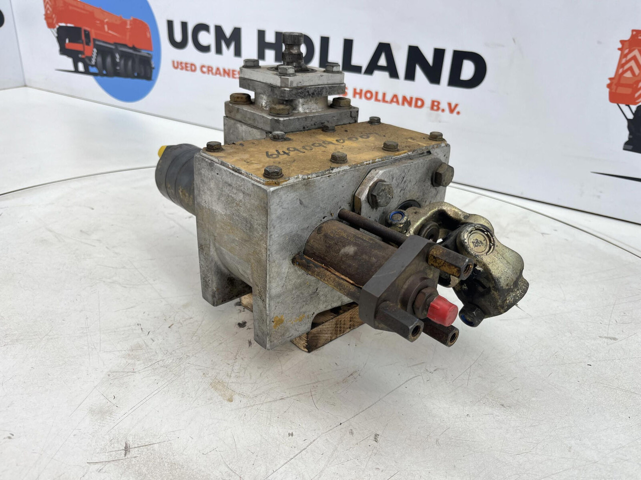 Grove AT 880 Steering box dual steer - Рульовий механізм в категорії Автокрани: фото 1 Grove AT 880 Steering box dual steer - Рульовий механізм в категорії Автокрани: фото 1