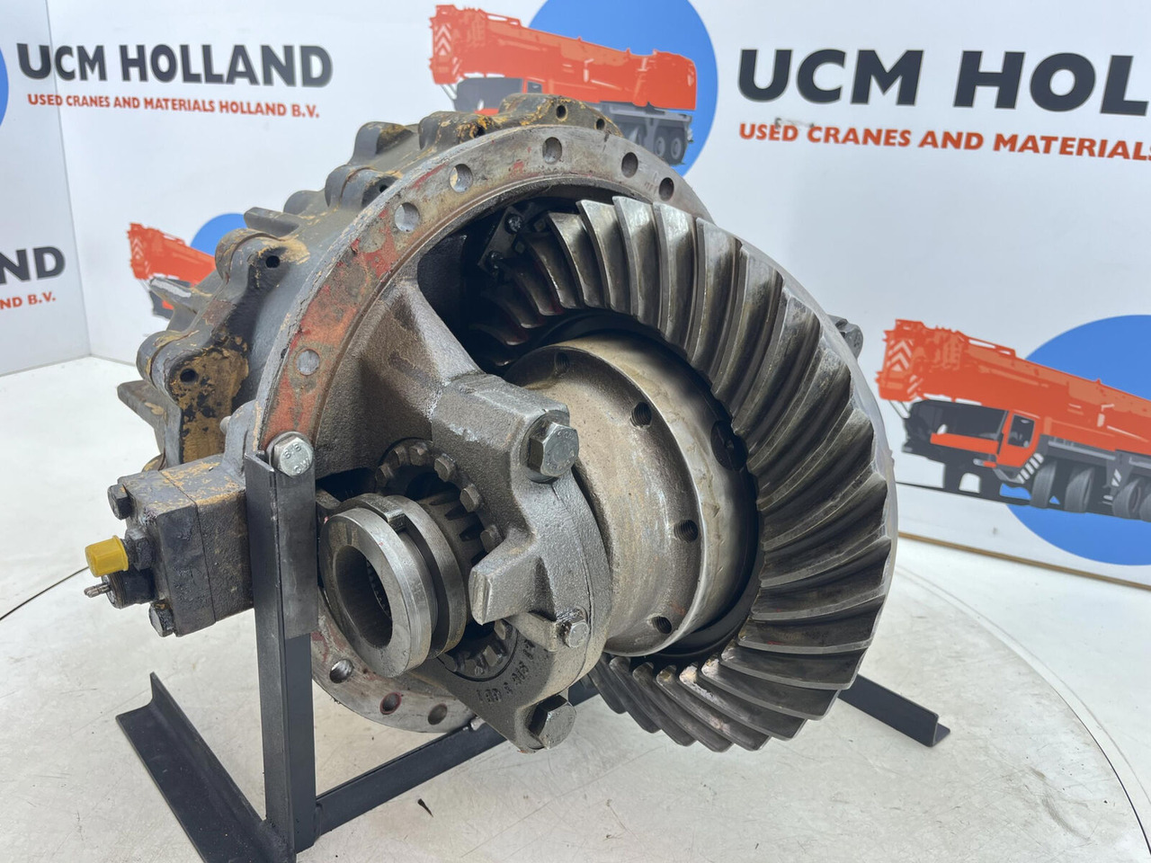 Grove AT 880 axle 3 drive through diff 13x35 - Диференціал в категорії Автокрани: фото 1 Grove AT 880 axle 3 drive through diff 13x35 - Диференціал в категорії Автокрани: фото 1