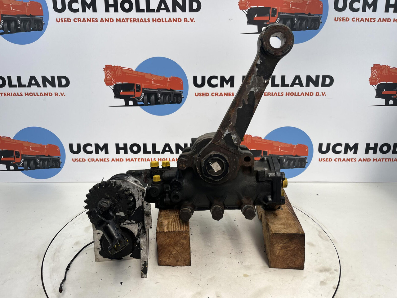 Grove GMK 3055 steering Box - Рульовий механізм в категорії Автокрани: фото 1 Grove GMK 3055 steering Box - Рульовий механізм в категорії Автокрани: фото 1