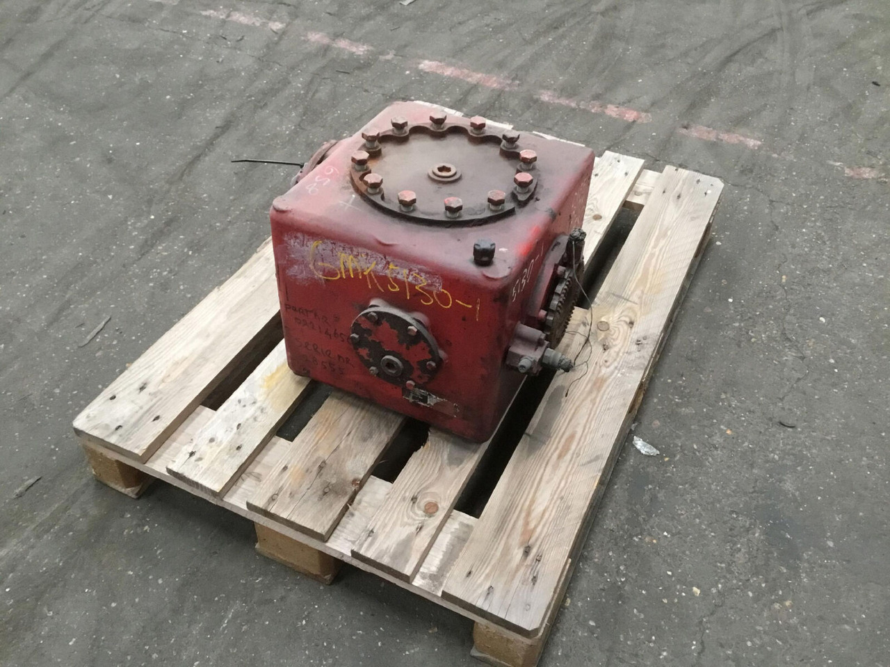 Grove GMK 5130-1 axle 2 diff box - Диференціал в категорії Автокрани: фото 4 Grove GMK 5130-1 axle 2 diff box - Диференціал в категорії Автокрани: фото 4