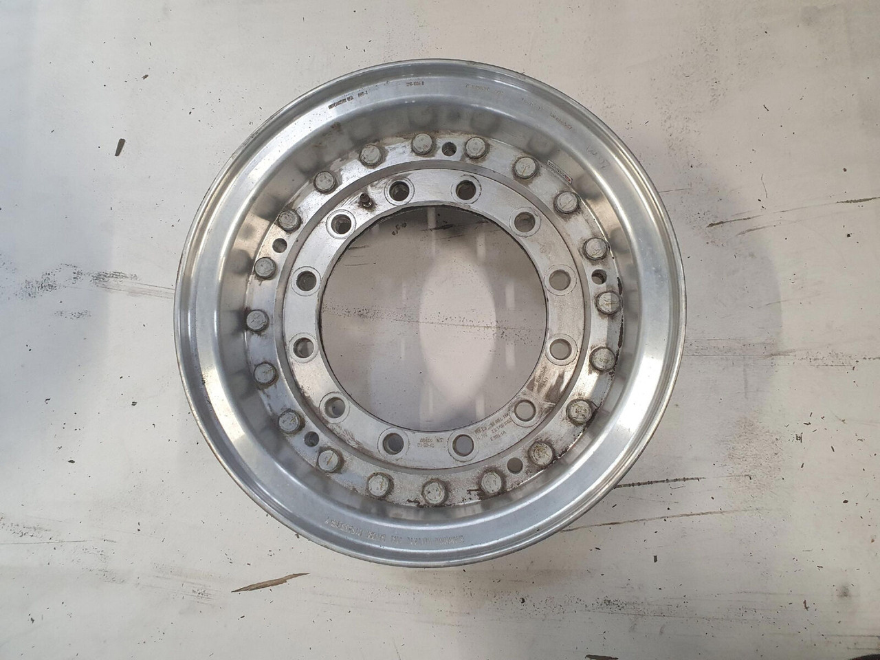 Grove Rim 445/95R25 12 13.2 2p Alu - Колісний диск в категорії Крани: фото 2 Grove Rim 445/95R25 12 13.2 2p Alu - Колісний диск в категорії Крани: фото 2