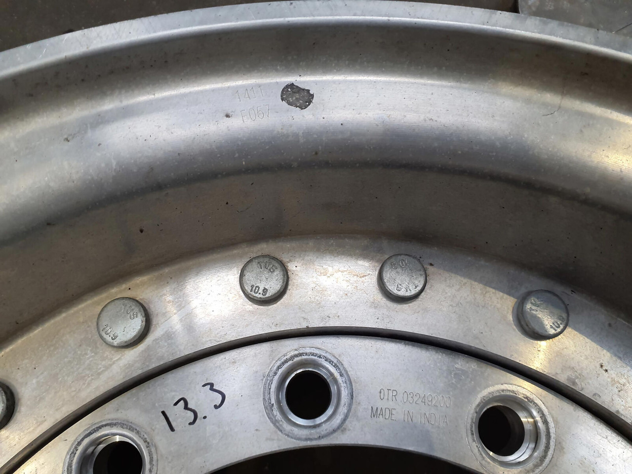 Grove Rim 445/95R25 12 13.3 2p Alu - Колісний диск в категорії Крани: фото 4 Grove Rim 445/95R25 12 13.3 2p Alu - Колісний диск в категорії Крани: фото 4