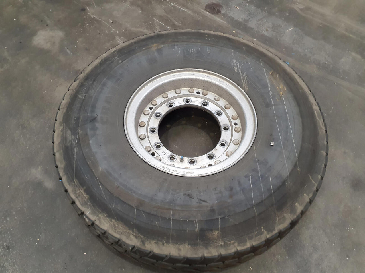 Grove Wheel 445/95R25 12 13.4 2p alu - Колесо в категорії Крани: фото 1 Grove Wheel 445/95R25 12 13.4 2p alu - Колесо в категорії Крани: фото 1