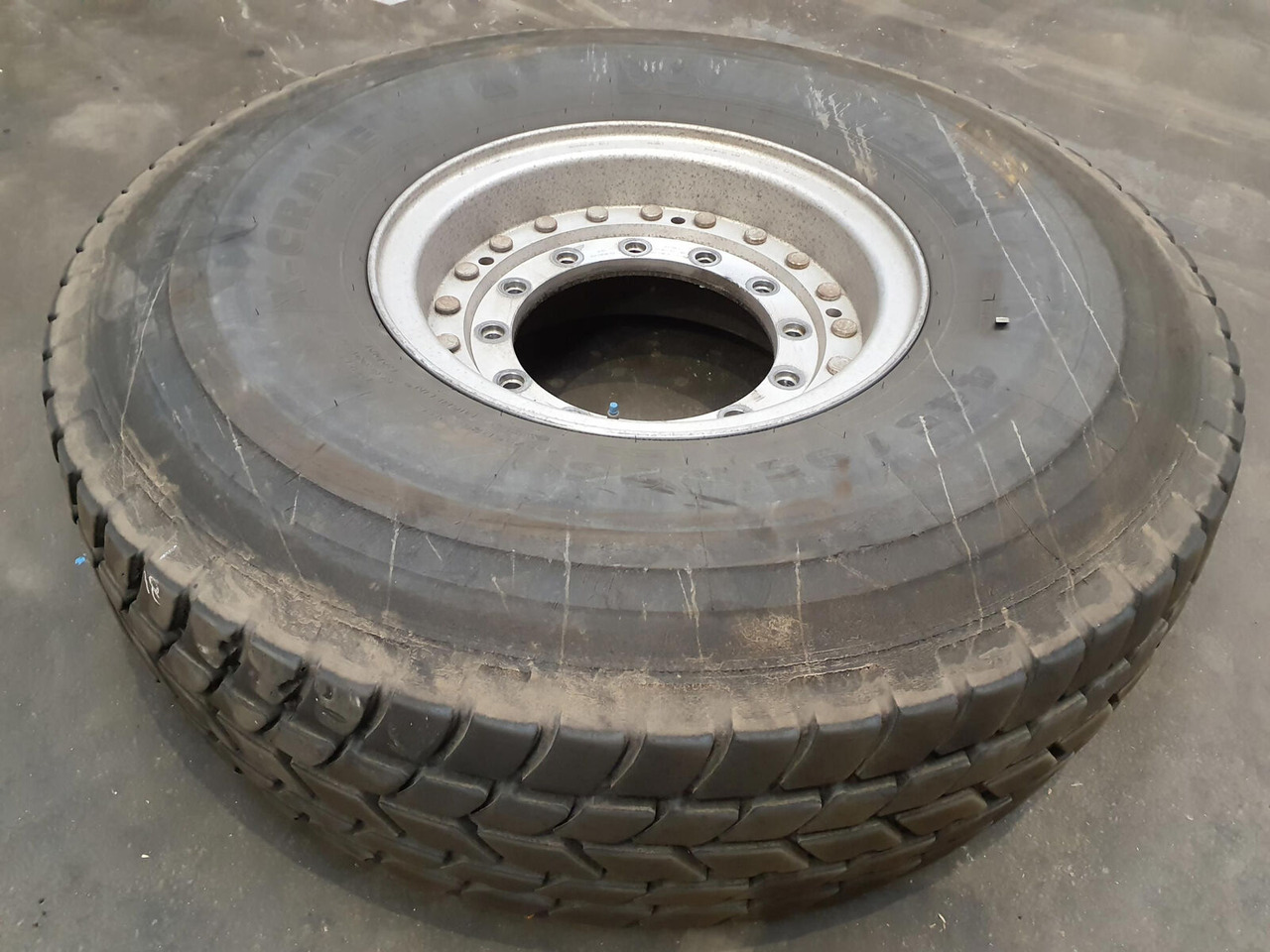 Grove Wheel 445/95R25 12 13.4 2p alu - Колесо в категорії Крани: фото 2 Grove Wheel 445/95R25 12 13.4 2p alu - Колесо в категорії Крани: фото 2