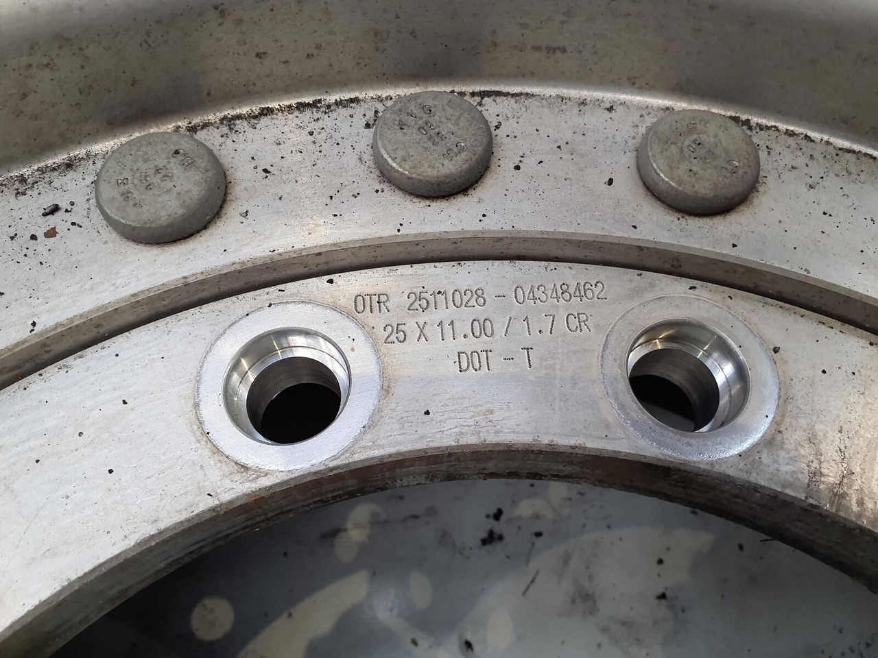 Grove Wheel 445/95R25 12 9 2p alu - Колесо в категорії Крани: фото 5 Grove Wheel 445/95R25 12 9 2p alu - Колесо в категорії Крани: фото 5