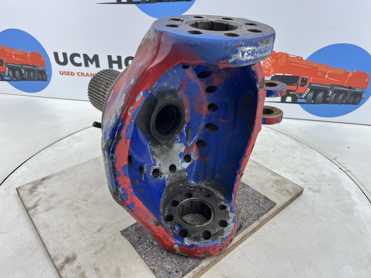 Kessler steering knuckle 16 holes with bracket - Поворотний кулак в категорії Автокрани: фото 4 Kessler steering knuckle 16 holes with bracket - Поворотний кулак в категорії Автокрани: фото 4