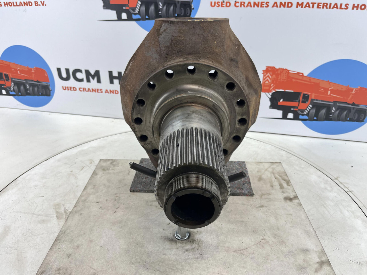 Krupp KMK 5100 Steering knuckle 16 holes axle 1 - Поворотний кулак в категорії Автокрани: фото 2 Krupp KMK 5100 Steering knuckle 16 holes axle 1 - Поворотний кулак в категорії Автокрани: фото 2