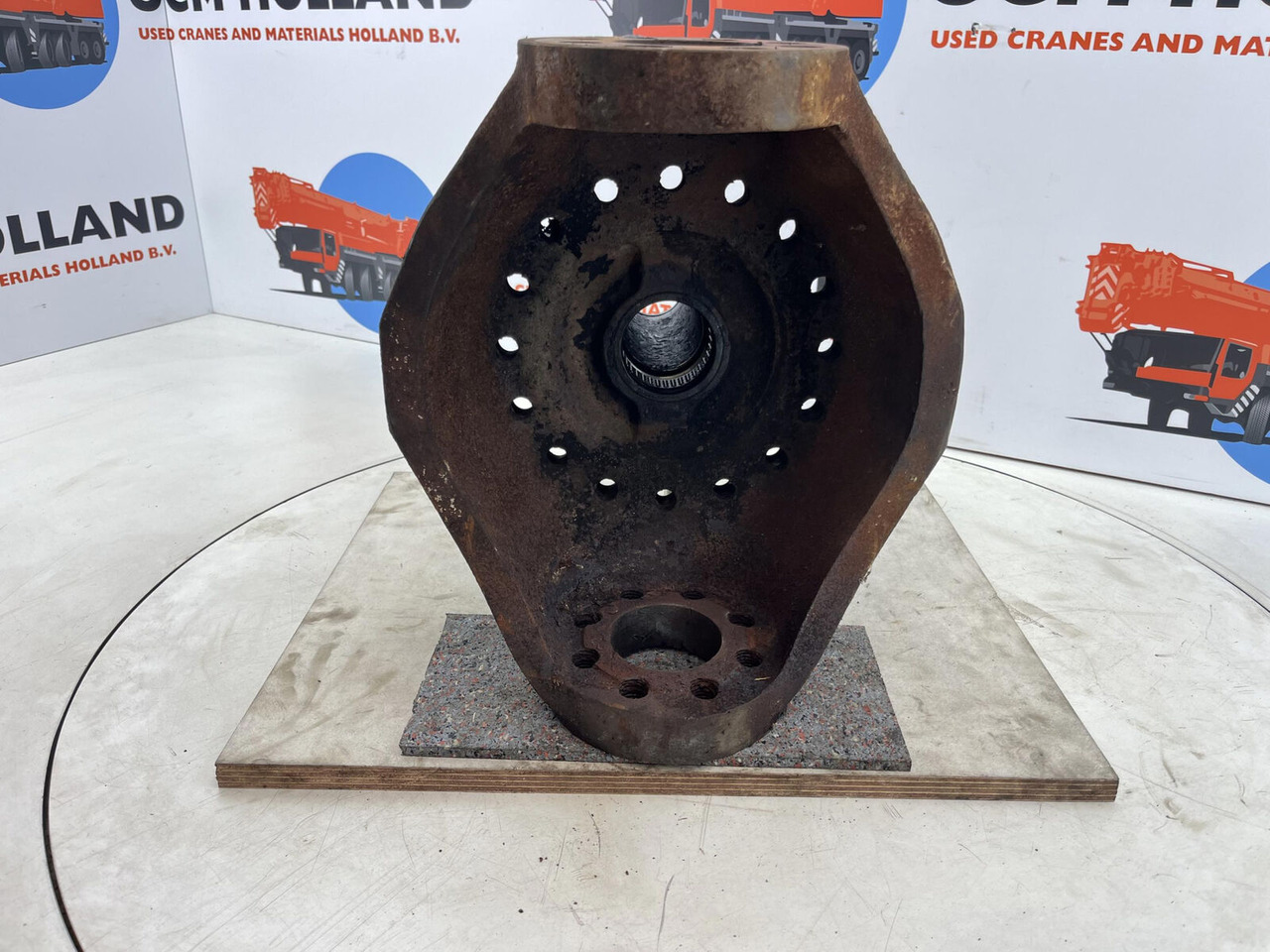Krupp KMK 5100 Steering knuckle 16 holes axle 1 - Поворотний кулак в категорії Автокрани: фото 5 Krupp KMK 5100 Steering knuckle 16 holes axle 1 - Поворотний кулак в категорії Автокрани: фото 5