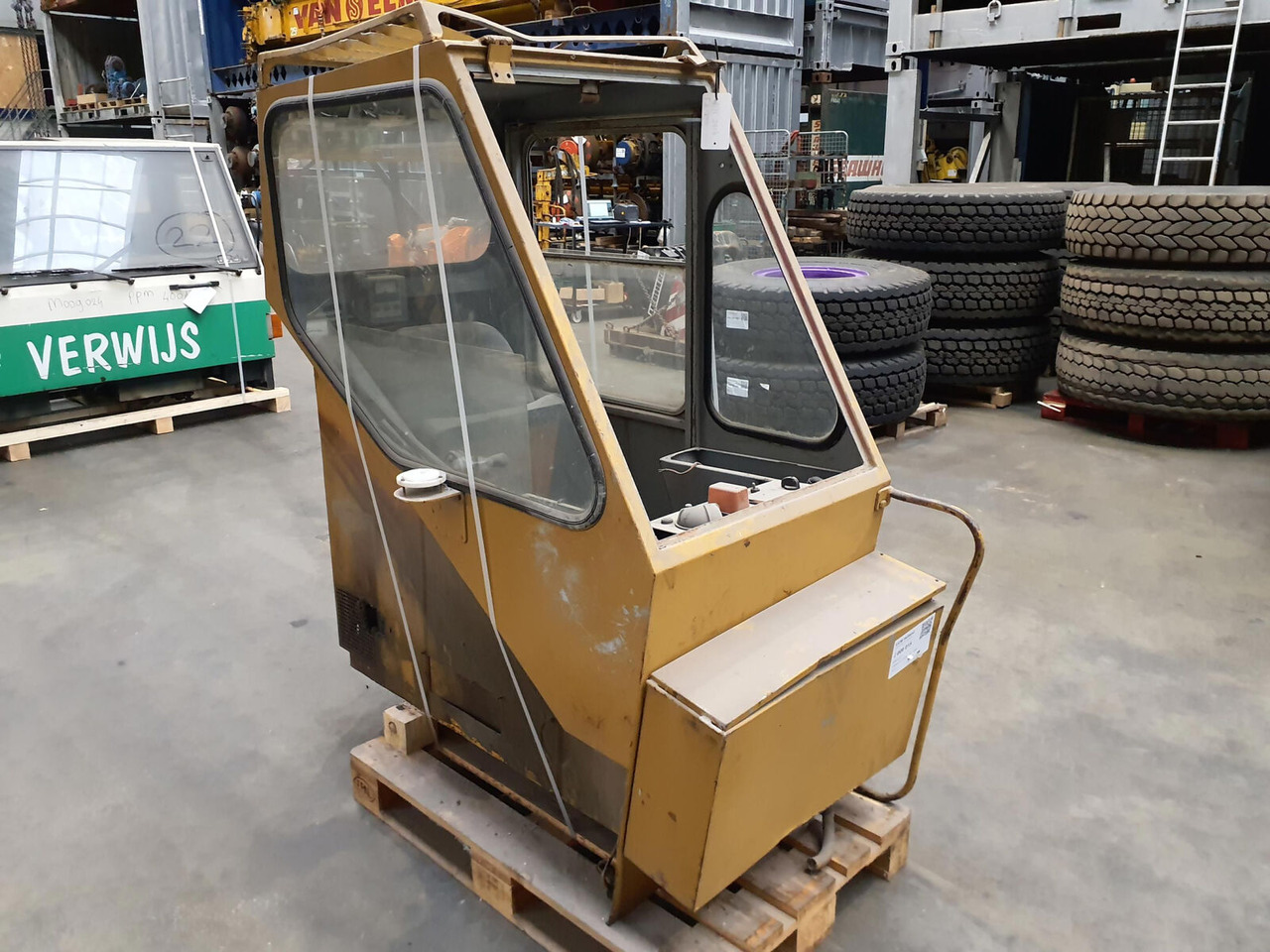 Liebherr LT 1120 upper cabin - Кабіна в категорії Автокрани: фото 2 Liebherr LT 1120 upper cabin - Кабіна в категорії Автокрани: фото 2