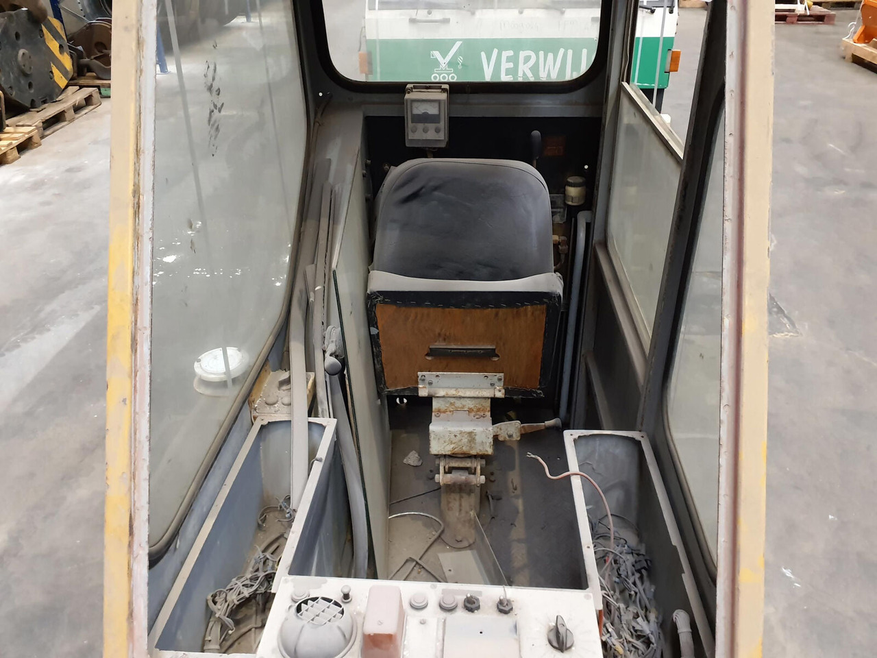 Liebherr LT 1120 upper cabin - Кабіна в категорії Автокрани: фото 5 Liebherr LT 1120 upper cabin - Кабіна в категорії Автокрани: фото 5