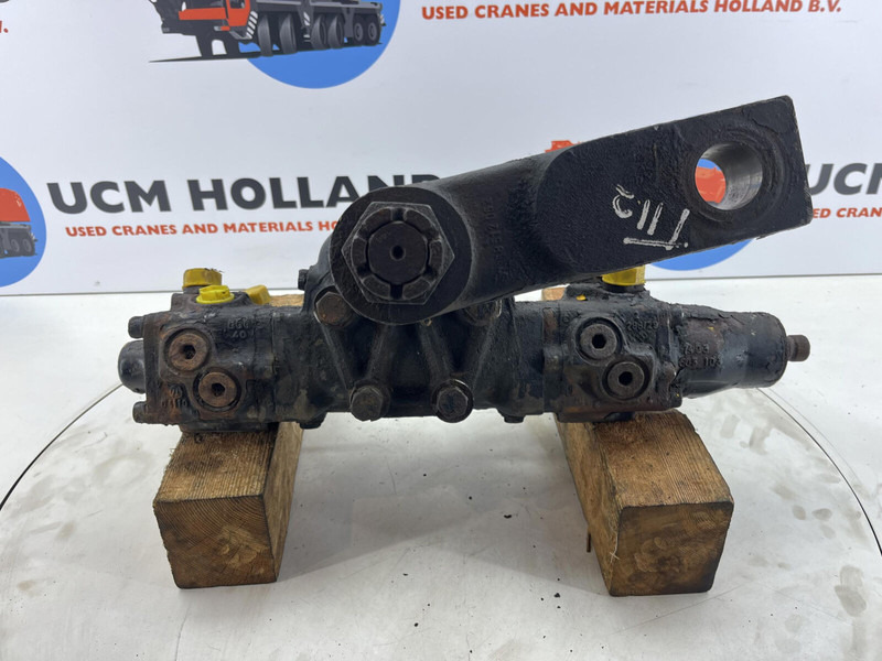 Liebherr LT 1160 steering box - Підвіска в категорії Крани: фото 1 Liebherr LT 1160 steering box - Підвіска в категорії Крани: фото 1
