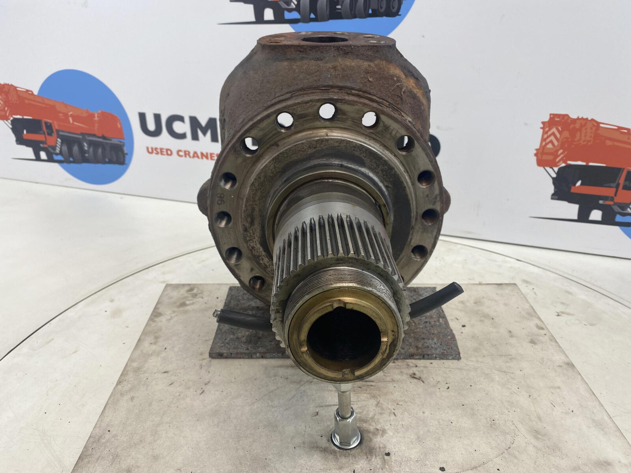 Liebherr LTM 1025 Steering knuckle 16 holes axle 1 - Поворотний кулак в категорії Автокрани: фото 2 Liebherr LTM 1025 Steering knuckle 16 holes axle 1 - Поворотний кулак в категорії Автокрани: фото 2