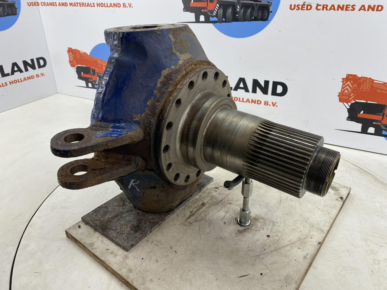 Liebherr LTM 1030-2 Steering knuckle 16 holes axle 2 - Поворотний кулак в категорії Автокрани: фото 3 Liebherr LTM 1030-2 Steering knuckle 16 holes axle 2 - Поворотний кулак в категорії Автокрани: фото 3