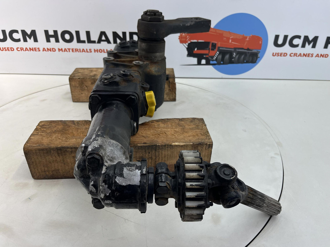 Liebherr LTM 1035-2 Steering box - Рульовий механізм в категорії Автокрани: фото 2 Liebherr LTM 1035-2 Steering box - Рульовий механізм в категорії Автокрани: фото 2