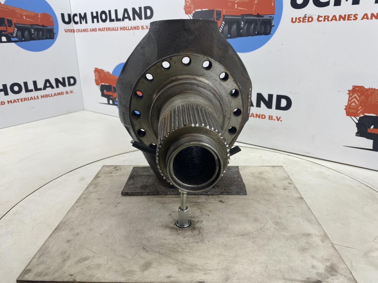 Liebherr LTM 1035 Steering knuckle 16 holes axle 1 - Поворотний кулак в категорії Автокрани: фото 2 Liebherr LTM 1035 Steering knuckle 16 holes axle 1 - Поворотний кулак в категорії Автокрани: фото 2