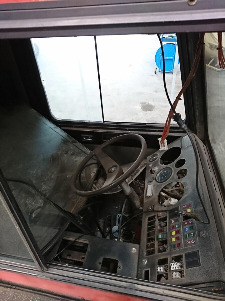 Liebherr LTM 1035 lower cabin - Кабіна в категорії Автокрани: фото 4 Liebherr LTM 1035 lower cabin - Кабіна в категорії Автокрани: фото 4