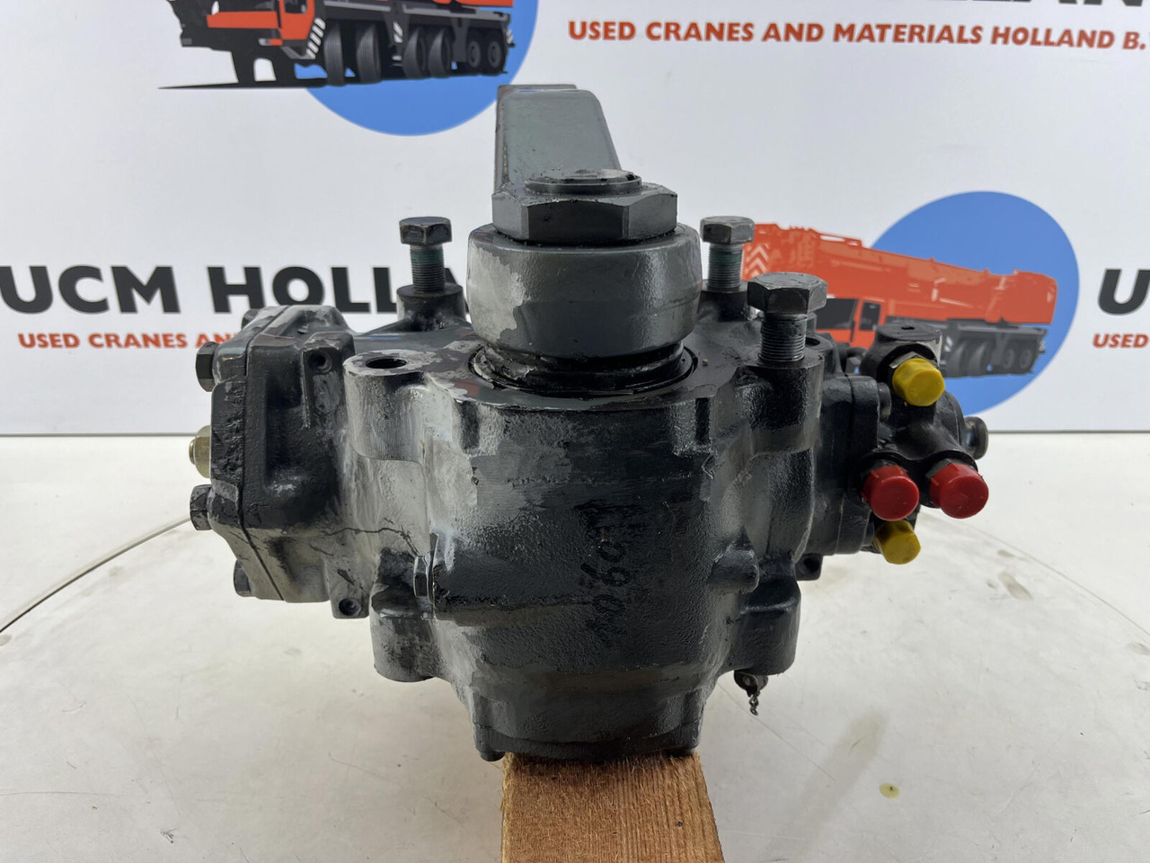 Liebherr LTM 1060-3 steering box - Рульовий механізм в категорії Крани: фото 2 Liebherr LTM 1060-3 steering box - Рульовий механізм в категорії Крани: фото 2