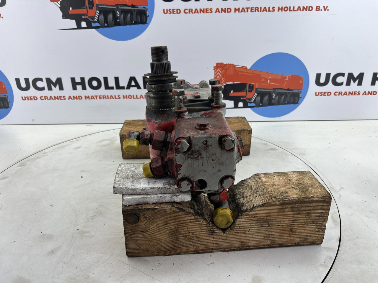 Liebherr LTM 1070 Steering box - Рульовий механізм в категорії Автокрани: фото 2 Liebherr LTM 1070 Steering box - Рульовий механізм в категорії Автокрани: фото 2