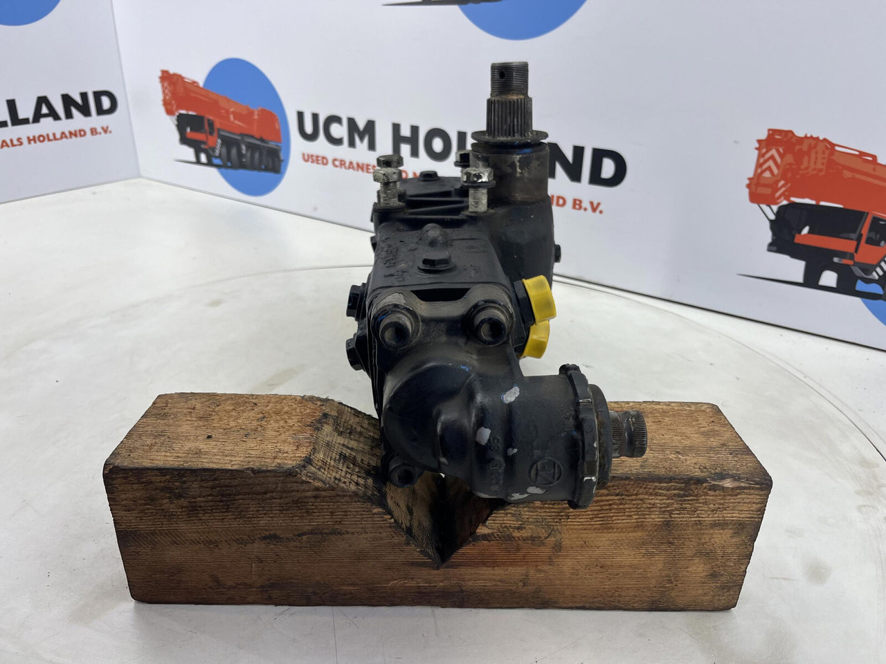 Liebherr LTM 1070 steering box - Рульовий механізм в категорії Автокрани: фото 2 Liebherr LTM 1070 steering box - Рульовий механізм в категорії Автокрани: фото 2