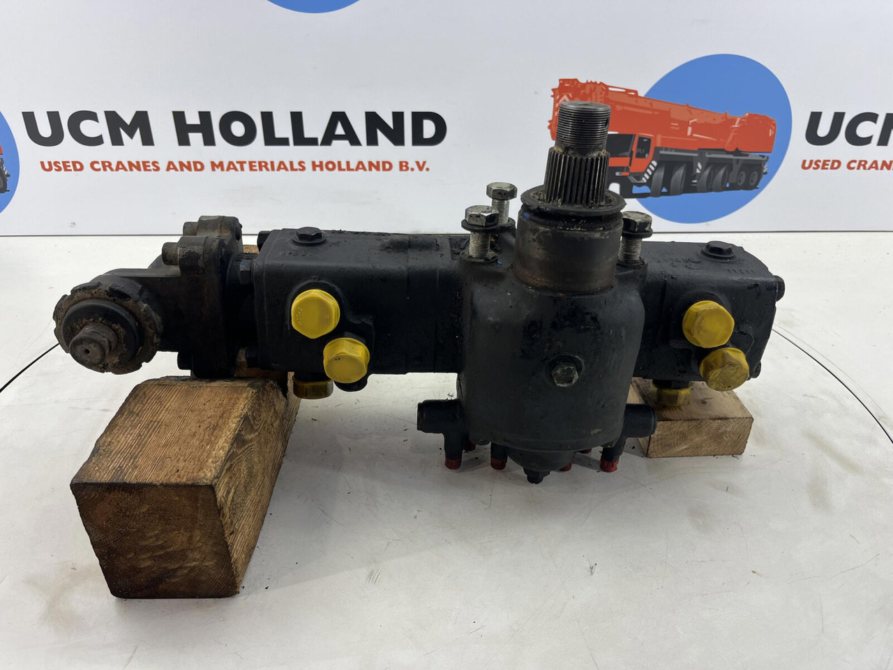 Liebherr LTM 1070 steering box - Рульовий механізм в категорії Автокрани: фото 1 Liebherr LTM 1070 steering box - Рульовий механізм в категорії Автокрани: фото 1