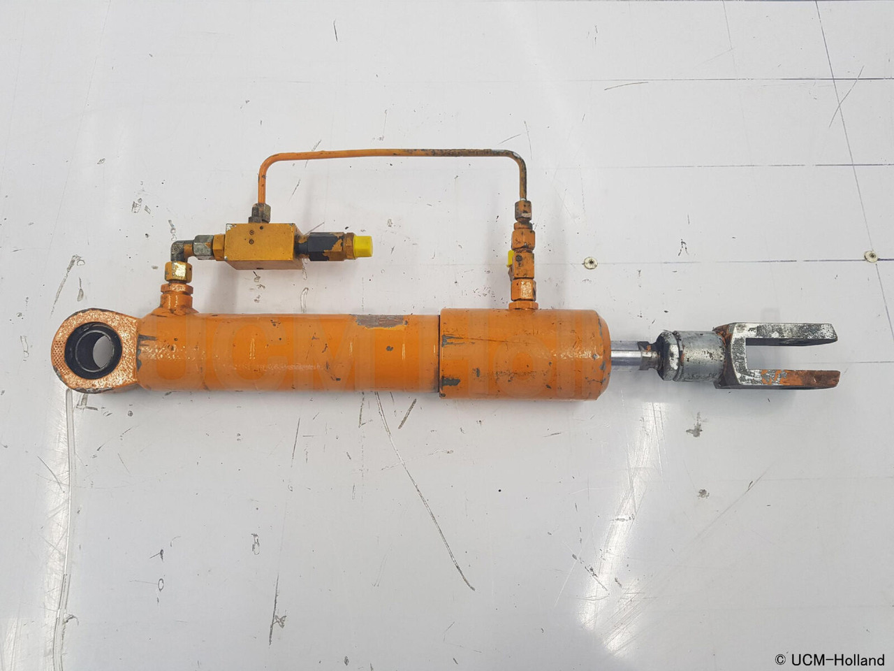 Liebherr LTM 1080-1 cabin tilt cylinder - Гідроциліндр в категорії Автокрани: фото 1 Liebherr LTM 1080-1 cabin tilt cylinder - Гідроциліндр в категорії Автокрани: фото 1