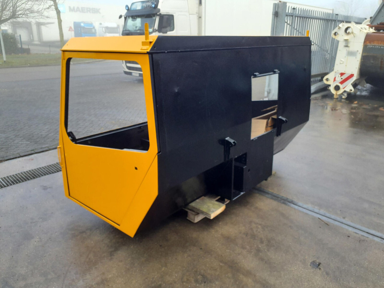 Liebherr LTM 1090 drivers cabin - Кабіна в категорії Автокрани: фото 4 Liebherr LTM 1090 drivers cabin - Кабіна в категорії Автокрани: фото 4