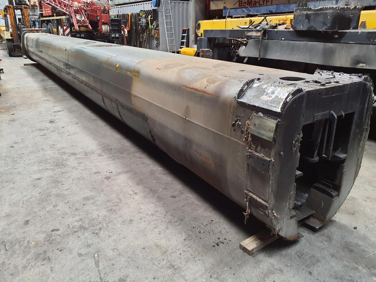 Liebherr LTM 1160-5.1 telescopic section 2 - Стріла в категорії Автокрани: фото 4 Liebherr LTM 1160-5.1 telescopic section 2 - Стріла в категорії Автокрани: фото 4