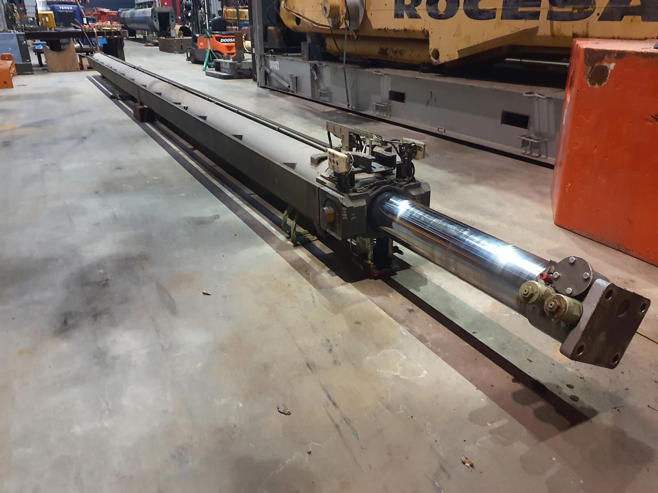 Liebherr LTM 1400-7.1 Telescopic cylinder - Гідроциліндр в категорії Автокрани: фото 4 Liebherr LTM 1400-7.1 Telescopic cylinder - Гідроциліндр в категорії Автокрани: фото 4