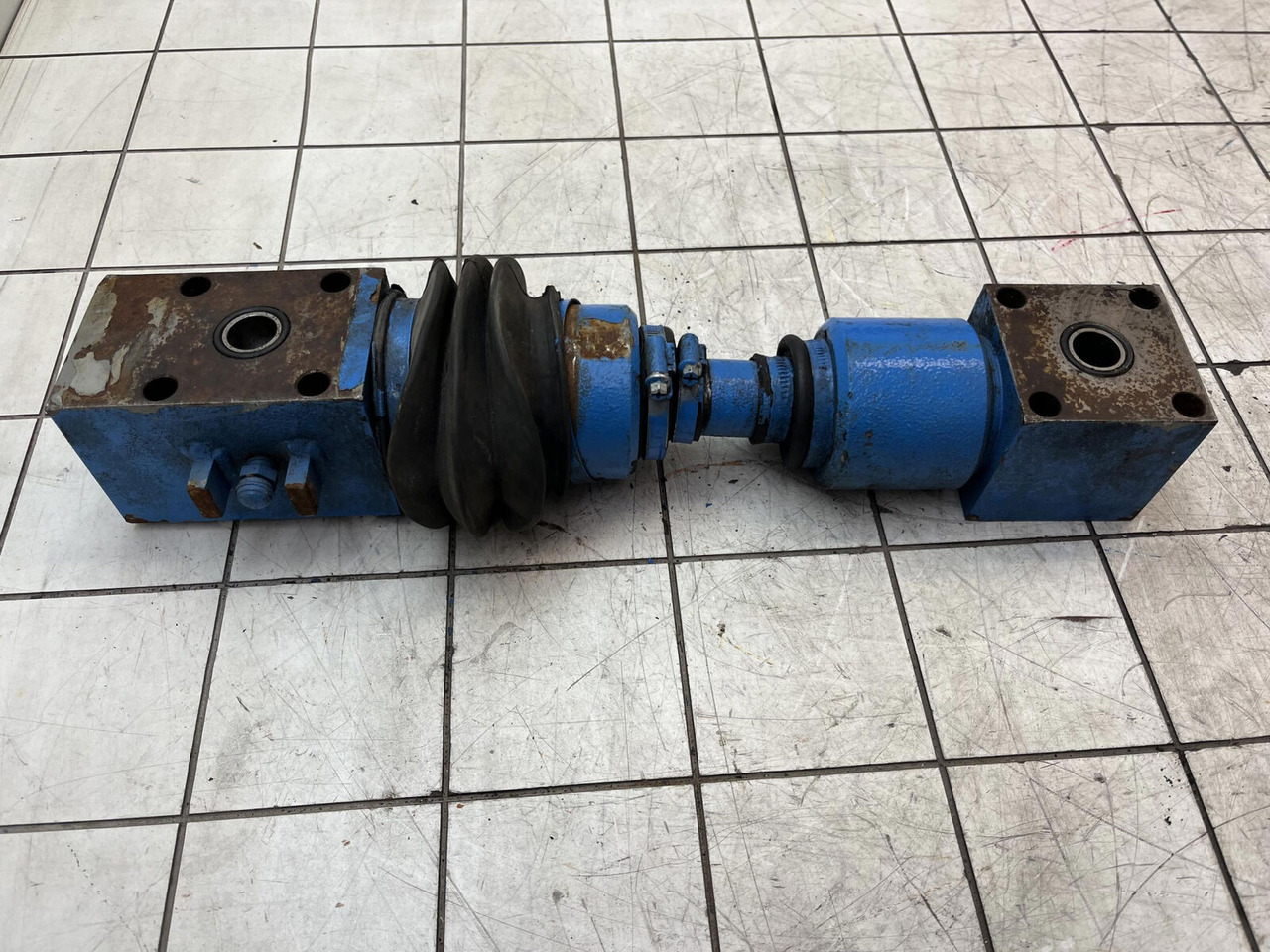 Liebherr LTM 1400-7.1 cylinder connection - Гідроциліндр в категорії Автокрани: фото 5 Liebherr LTM 1400-7.1 cylinder connection - Гідроциліндр в категорії Автокрани: фото 5