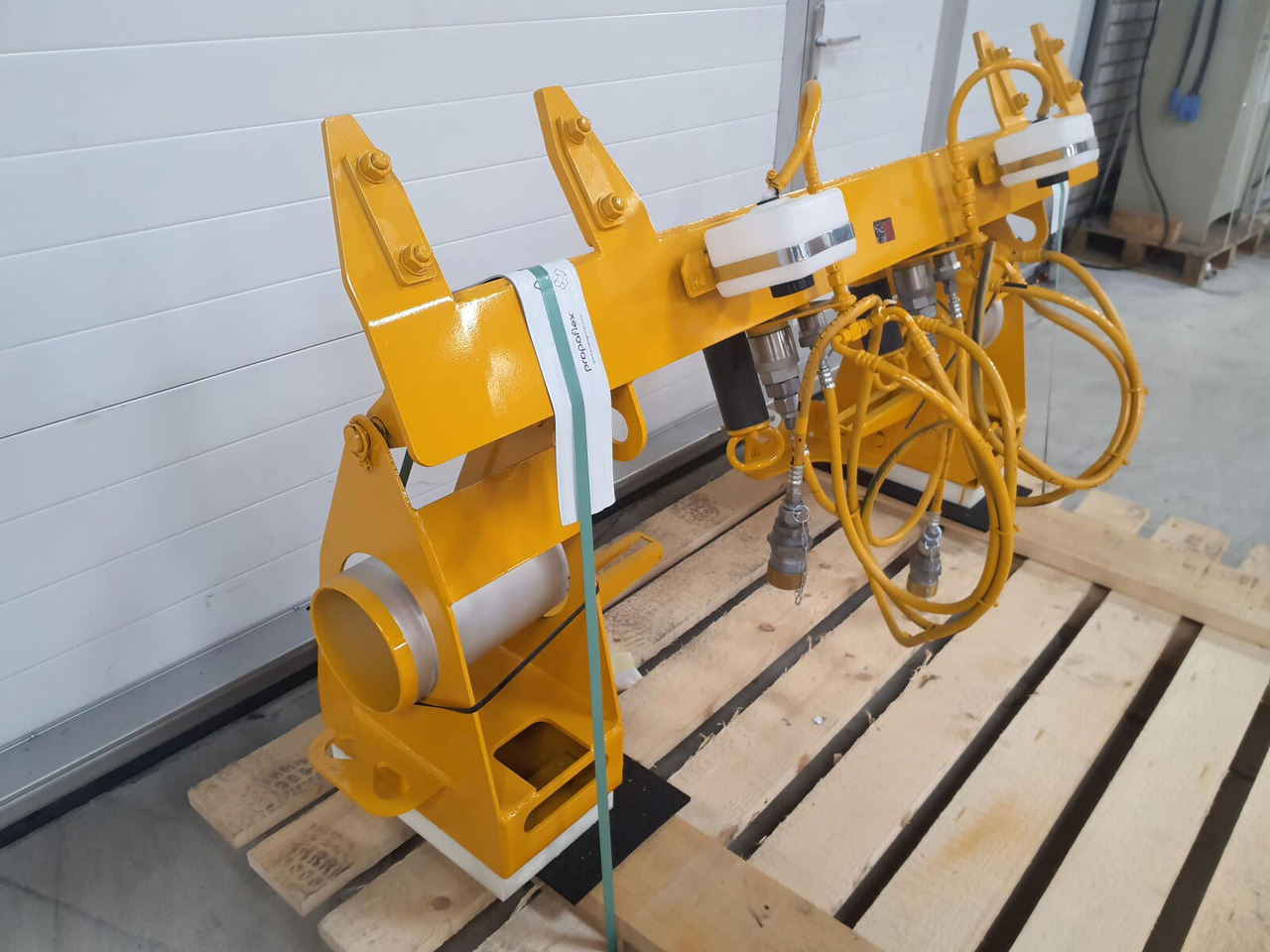 Liebherr LTM 1750-9.1 Luffing cylinder lifting device rear - Кузов і екстер'єр в категорії Автокрани: фото 2 Liebherr LTM 1750-9.1 Luffing cylinder lifting device rear - Кузов і екстер'єр в категорії Автокрани: фото 2