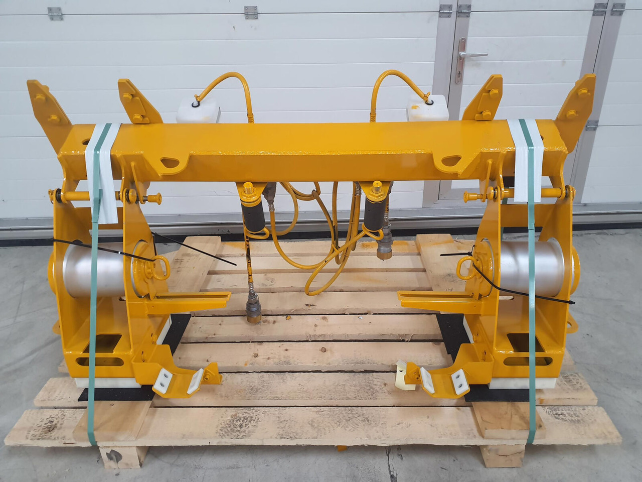 Liebherr LTM 1750-9.1 Luffing cylinder lifting device rear - Кузов і екстер'єр в категорії Автокрани: фото 4 Liebherr LTM 1750-9.1 Luffing cylinder lifting device rear - Кузов і екстер'єр в категорії Автокрани: фото 4