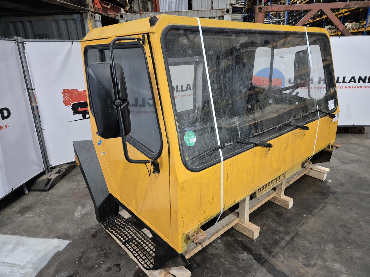 Liebherr LTM drivers cabin - Кабіна в категорії Автокрани: фото 1 Liebherr LTM drivers cabin - Кабіна в категорії Автокрани: фото 1