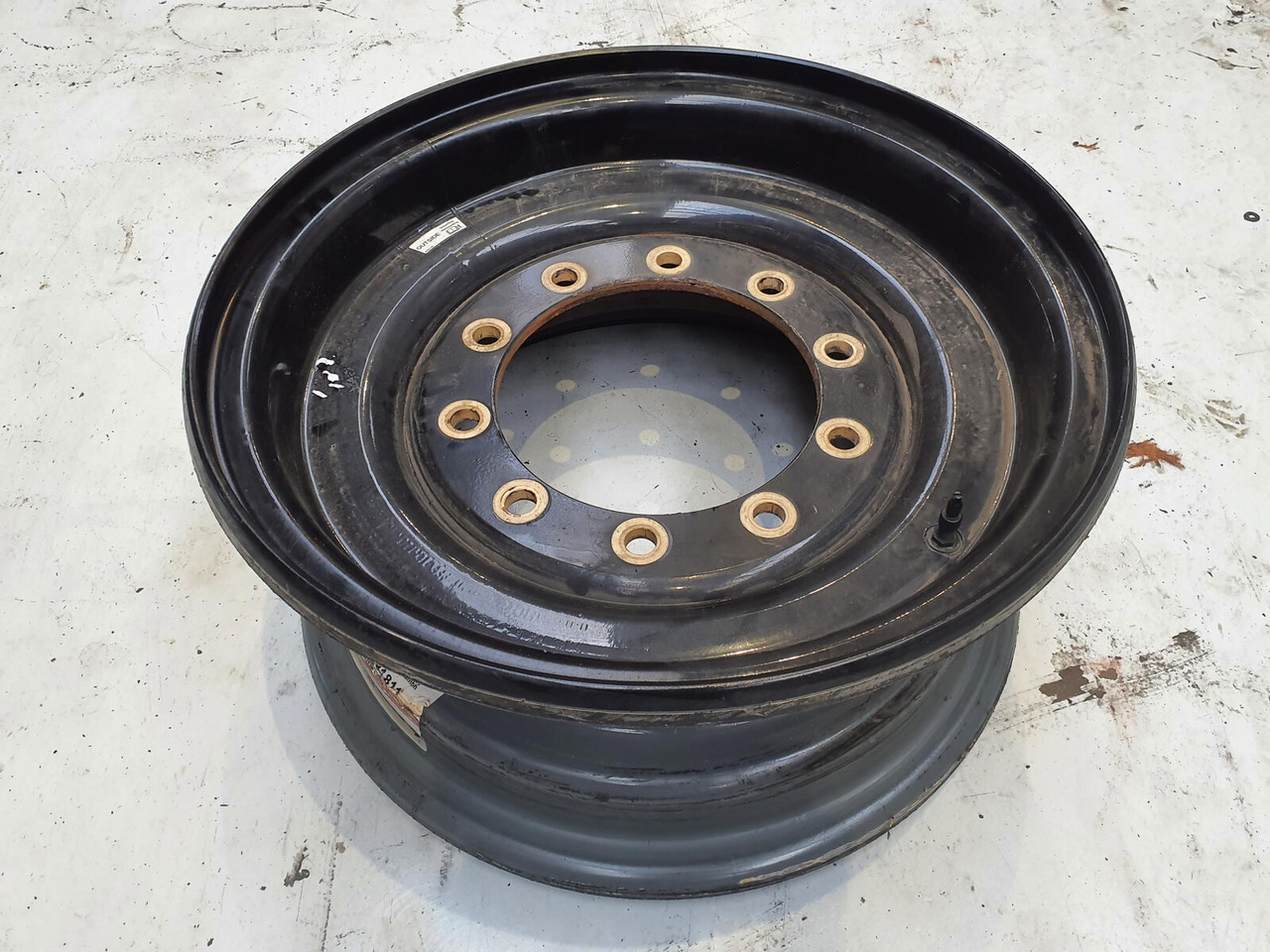 Liebherr Rim 445/95R25 10 12 1p - Колісний диск в категорії Крани: фото 1 Liebherr Rim 445/95R25 10 12 1p - Колісний диск в категорії Крани: фото 1