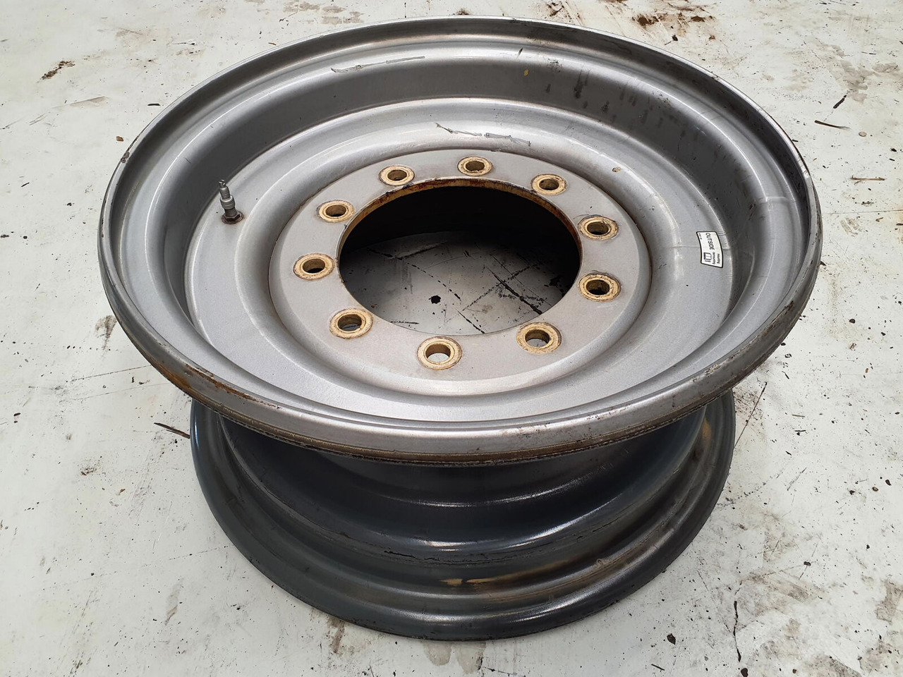 Liebherr Rim 445/95R25 10 12 1p - Колісний диск в категорії Крани: фото 1 Liebherr Rim 445/95R25 10 12 1p - Колісний диск в категорії Крани: фото 1