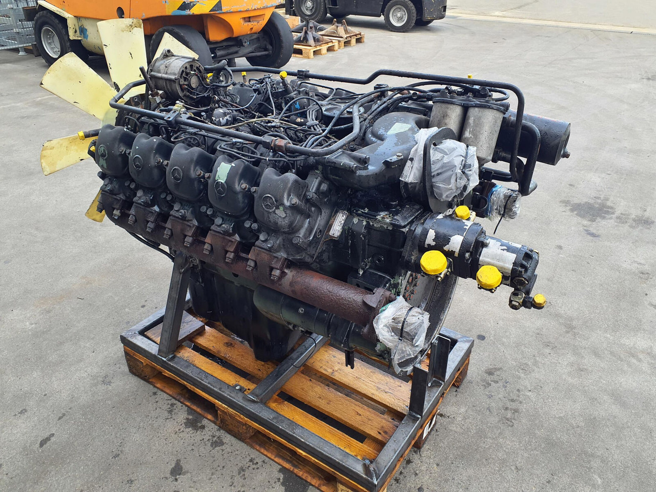 Mercedes-Benz LTM 1060 engine Mercedes-Benz OM 423 - Двигун в категорії Автокрани: фото 4 Mercedes-Benz LTM 1060 engine Mercedes-Benz OM 423 - Двигун в категорії Автокрани: фото 4